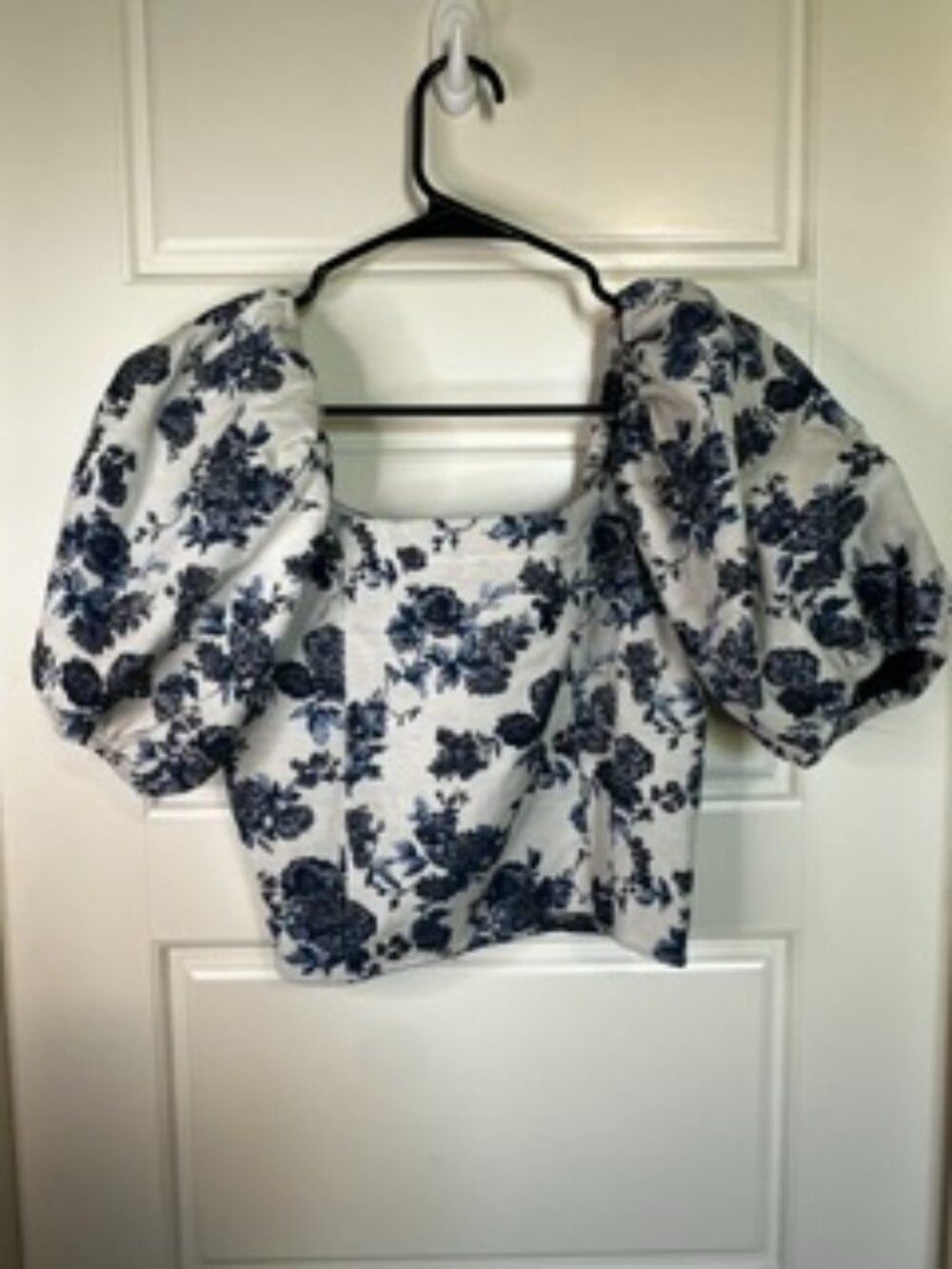 Aqua Unique Top w/ Puff Sleeve and Tapestry Look
